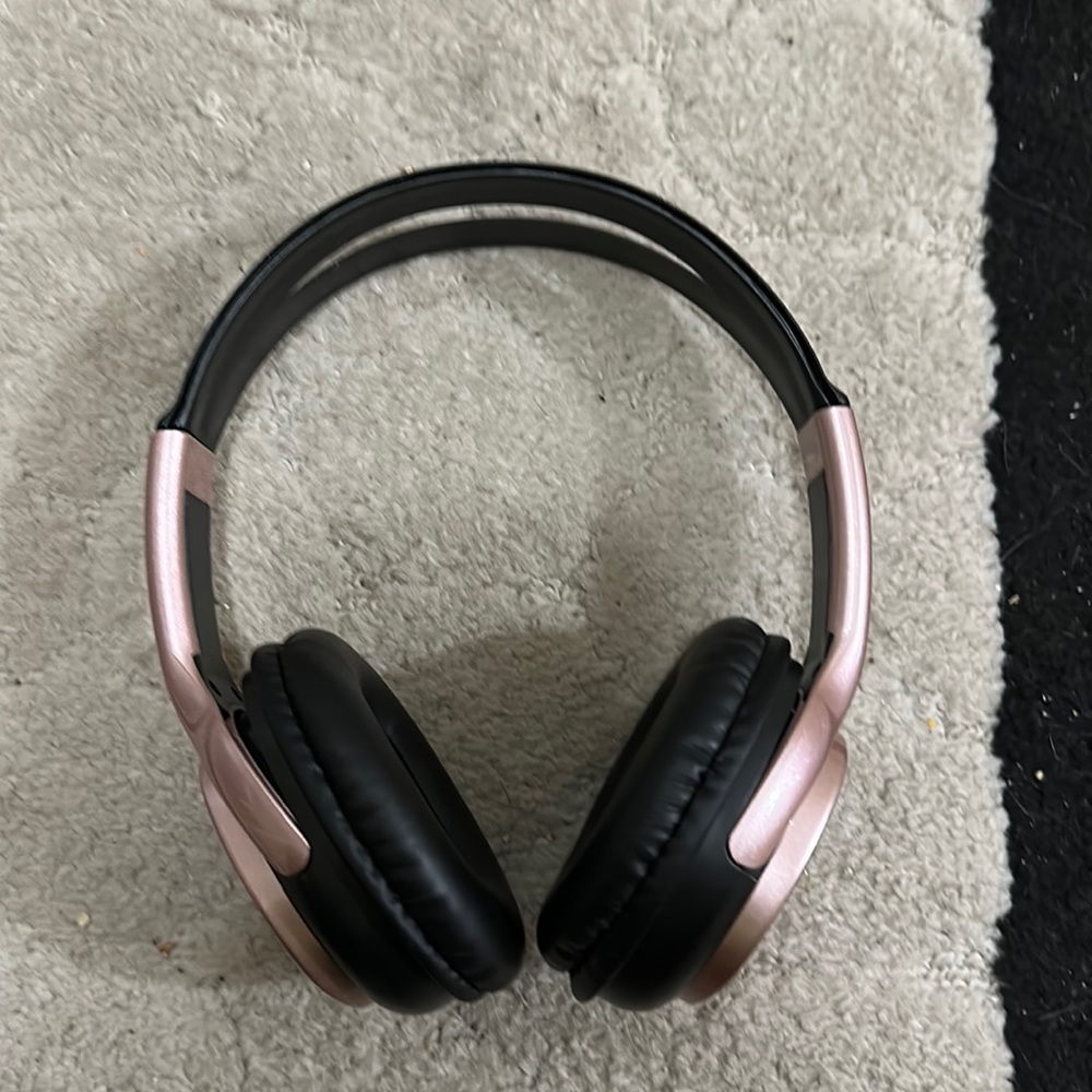 Billboard wireless headphones